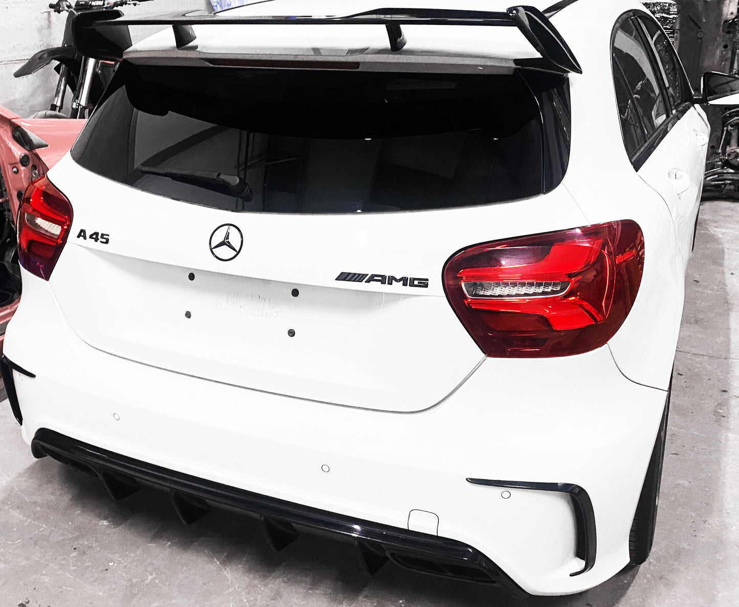 MERCEDES A45 AMG W176 - PRE FACELIFT TO FACELIFT LED REAR LIGHT UPGRADE