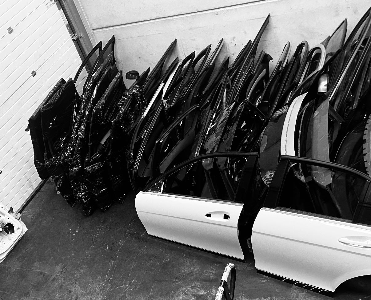 Performance Car Doors x104 - C63 / A45 AMG / LAND ROVER DISCOVERY 4 / RANGE ROVER SPORT / GOLF GTI