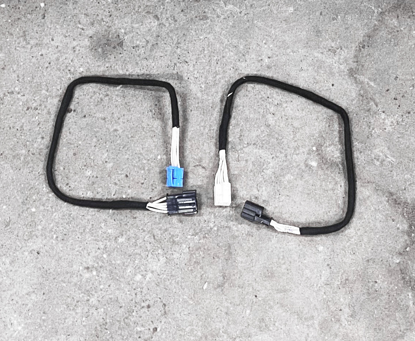 MERCEDES A45 AMG W176 - PRE FACELIFT TO FACELIFT LED REAR LIGHT UPGRADE (ADAPTER LOOM ONLY)